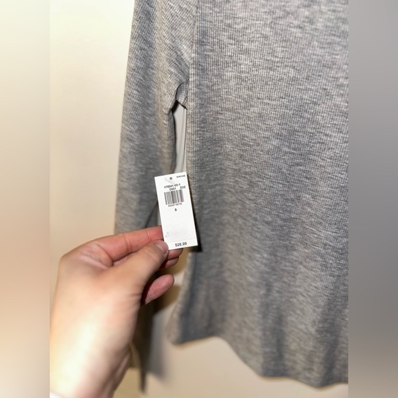 Old Navy Ultralite Go-Dry Long Sleeve Lightweight Top Size small NWT - Picture 3 of 11